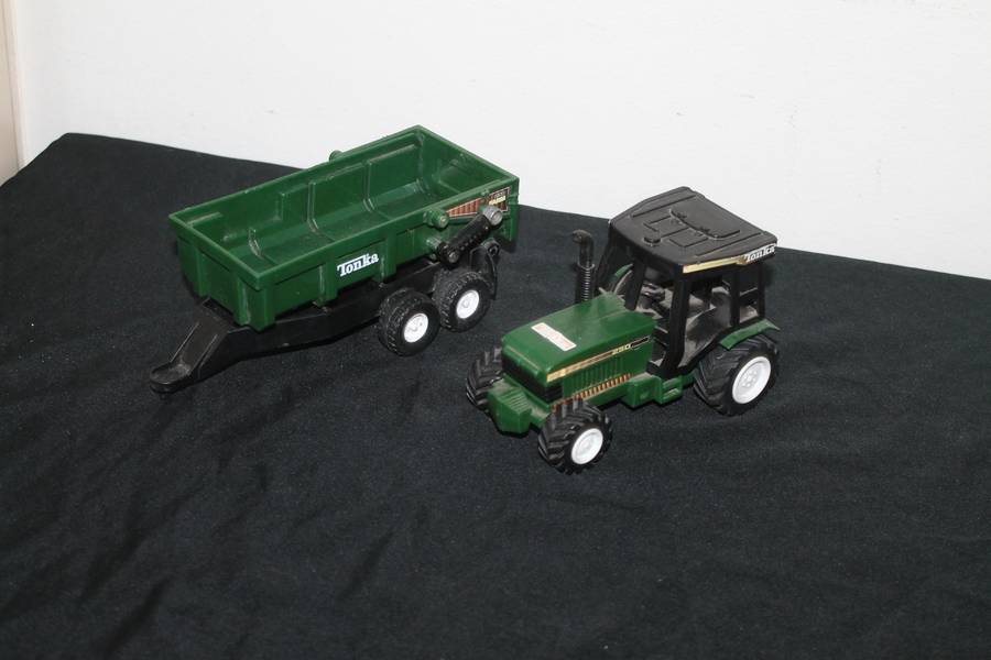 Tonka Tractor and Trailer 2004