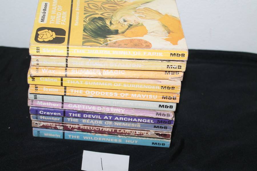 11 Mills and Boon Novels No 1