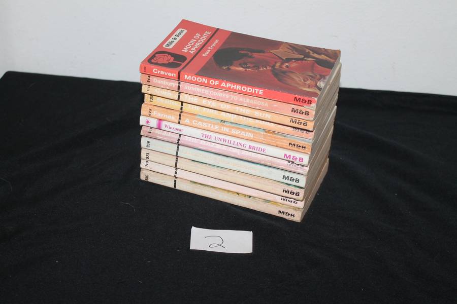 11 Mills and Boon Novels No 2