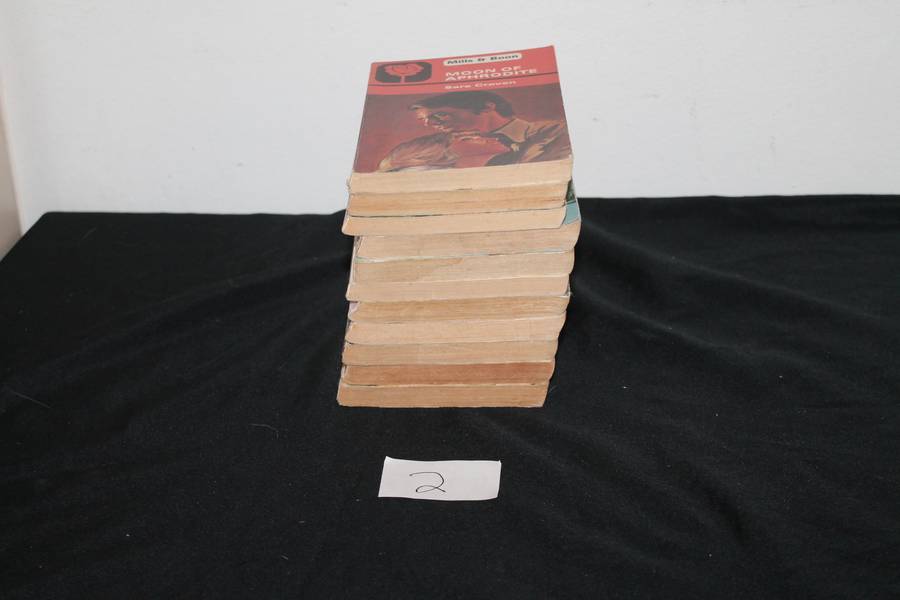 11 Mills and Boon Novels No 2