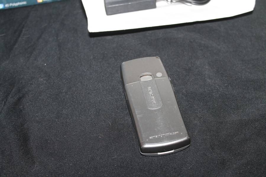 2 Vintage Cell Phones Spares Repairs