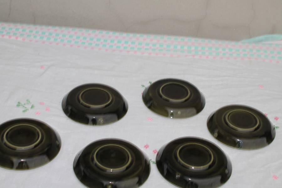 Retro 1960's Totem Susan Williams Ellis 5 Coffee Cups and Saucers