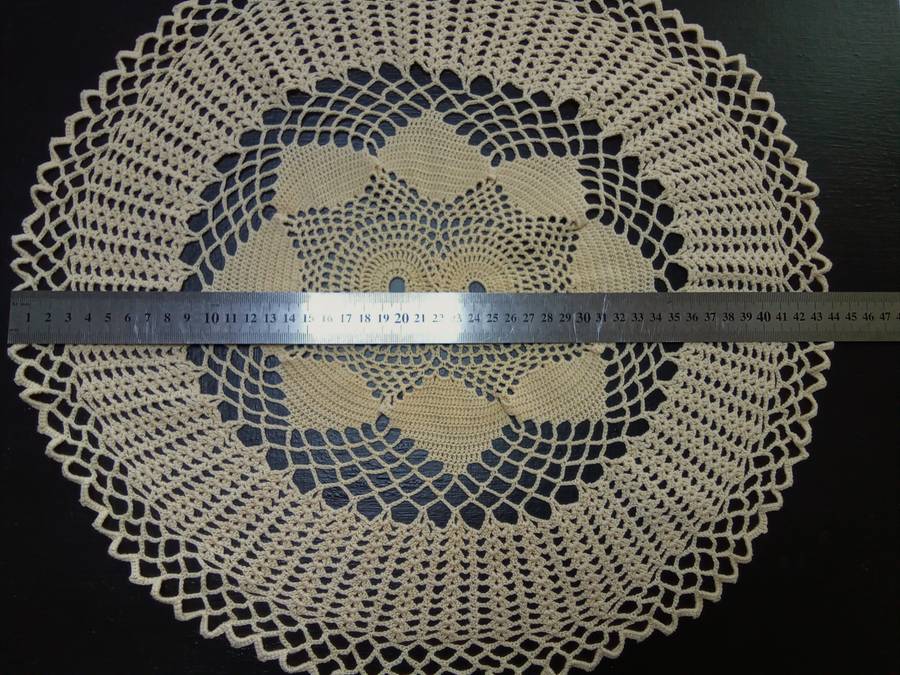 Stunning vintage hand crocheted doily