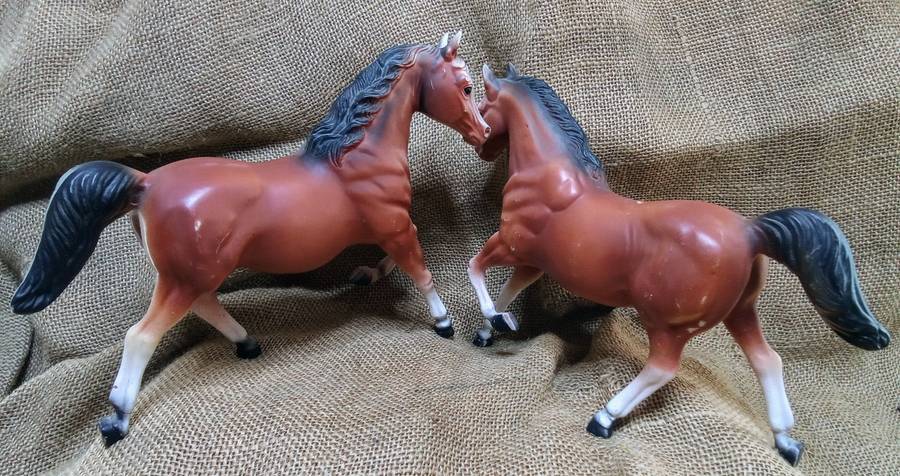 Two lovely vintage Diamond P Hard Plastic Horse Figurines #673
