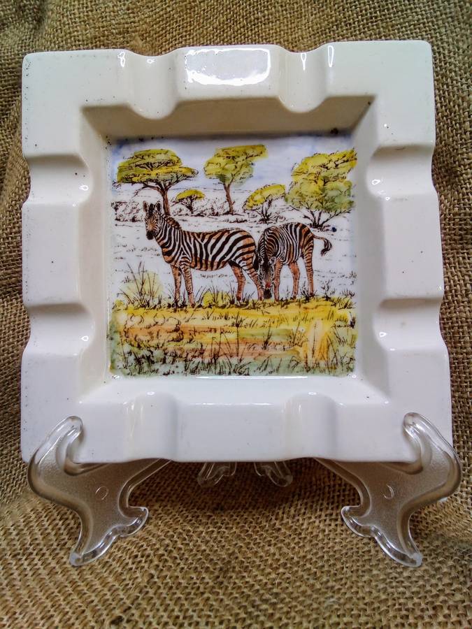 What a find!  A lovely vintage Drostdy ware "Willem Pretorius Wildtuin" ashtray