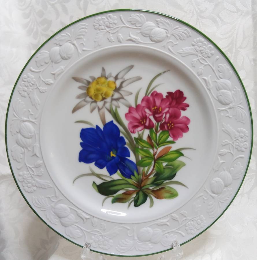 Gorgeous E&A Böckling Neudenau hand painted wall plate with lovely embossed edge