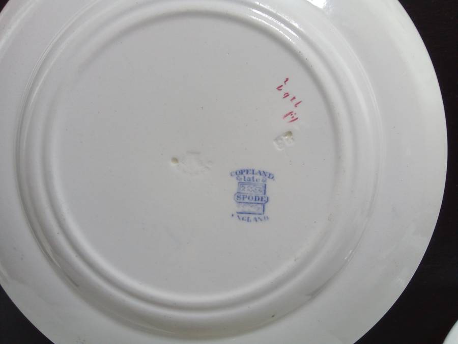 Stunning collection of vintage plates, side plate and smaller
