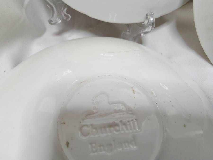 Stunning collection of vintage plates, side plate and smaller