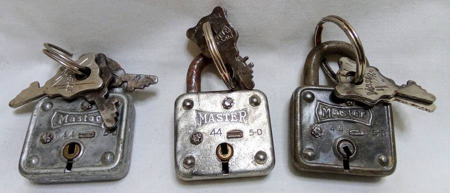Lot of 3 Vintage NOS Master Little Giant 44 5-D Padlock with Keys