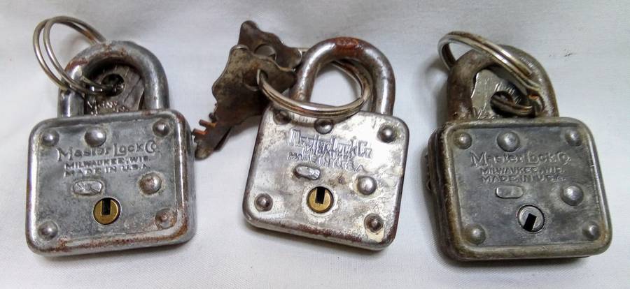 Lot of 3 Vintage NOS Master Little Giant 44 5-D Padlock with Keys