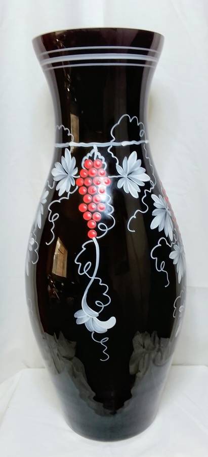 Stunning vintage Hyalith black amethyst vase