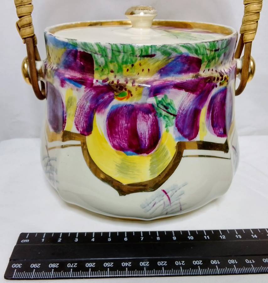 Stunning vintage Sadler biscuit barrel
