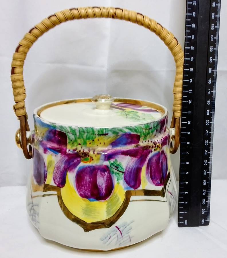 Stunning vintage Sadler biscuit barrel