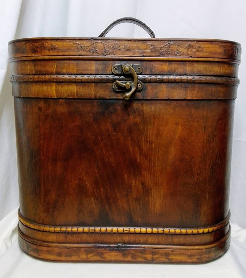 Lovely vintage double wine box
