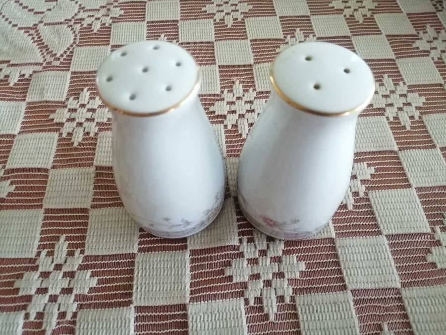 Noritake - Vintage Legendary by Noritake Sri Lanka Dream Street 3843 28 Piece Dinner set.