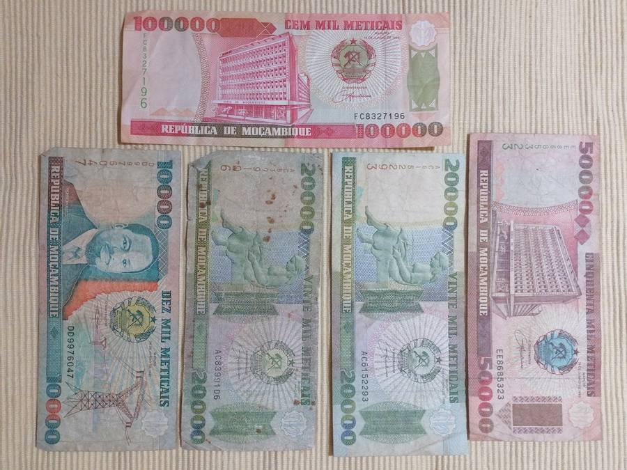 Mozambique Meticais 1990's