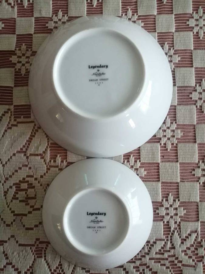 Noritake - Vintage Legendary by Noritake Sri Lanka Dream Street 3843 28 Piece Dinner set.