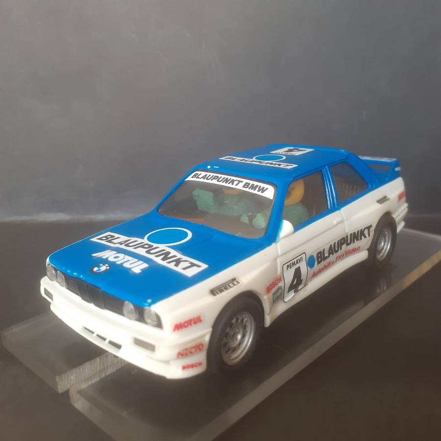SCX BMW M3 E30 Blaupunkt