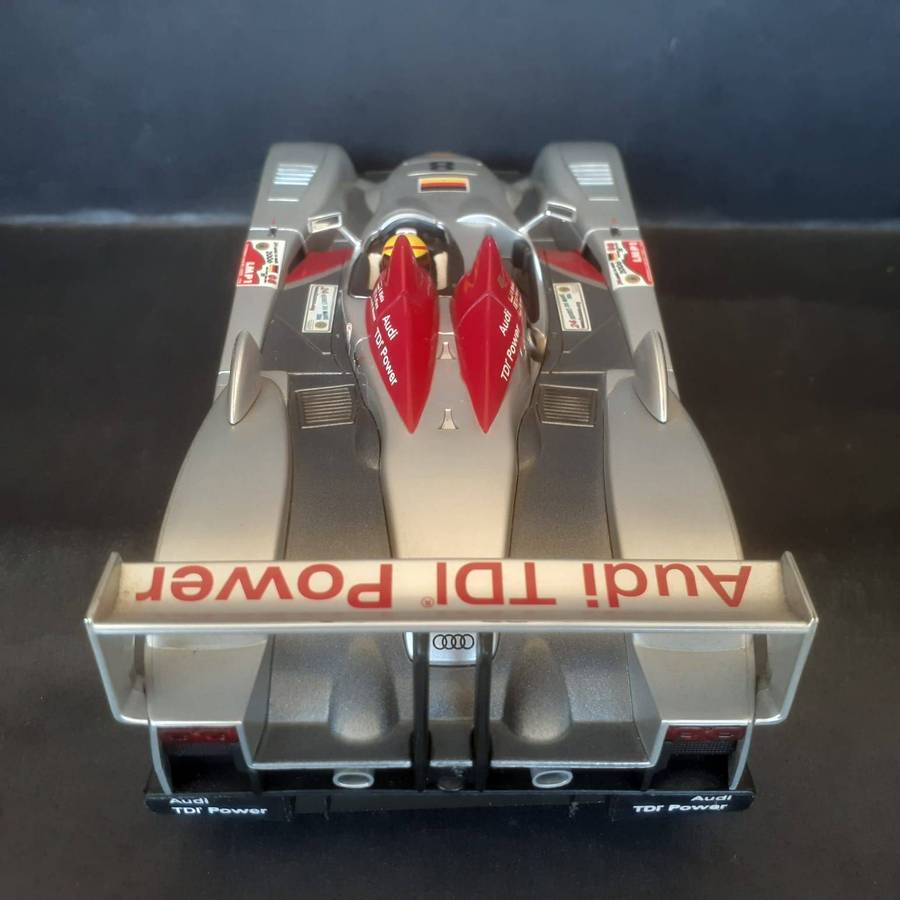 Carrera Audi R10 TDi Le Mans Winner 2006 1/24th Scale
