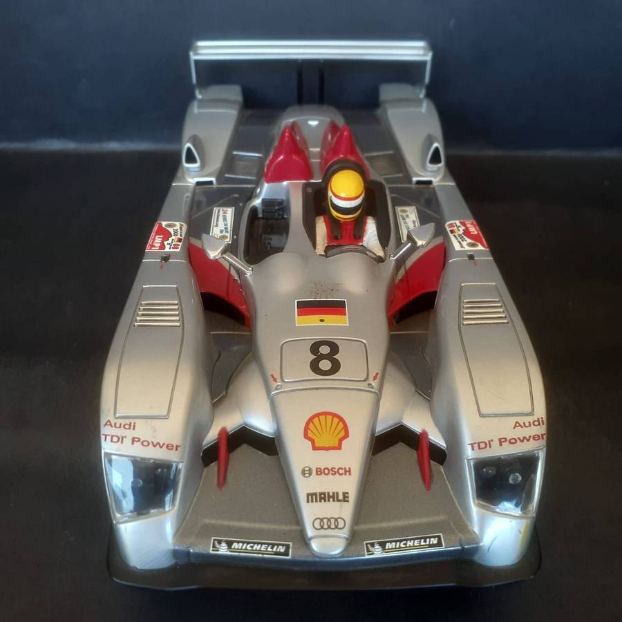 Carrera Audi R10 TDi Le Mans Winner 2006 1/24th Scale