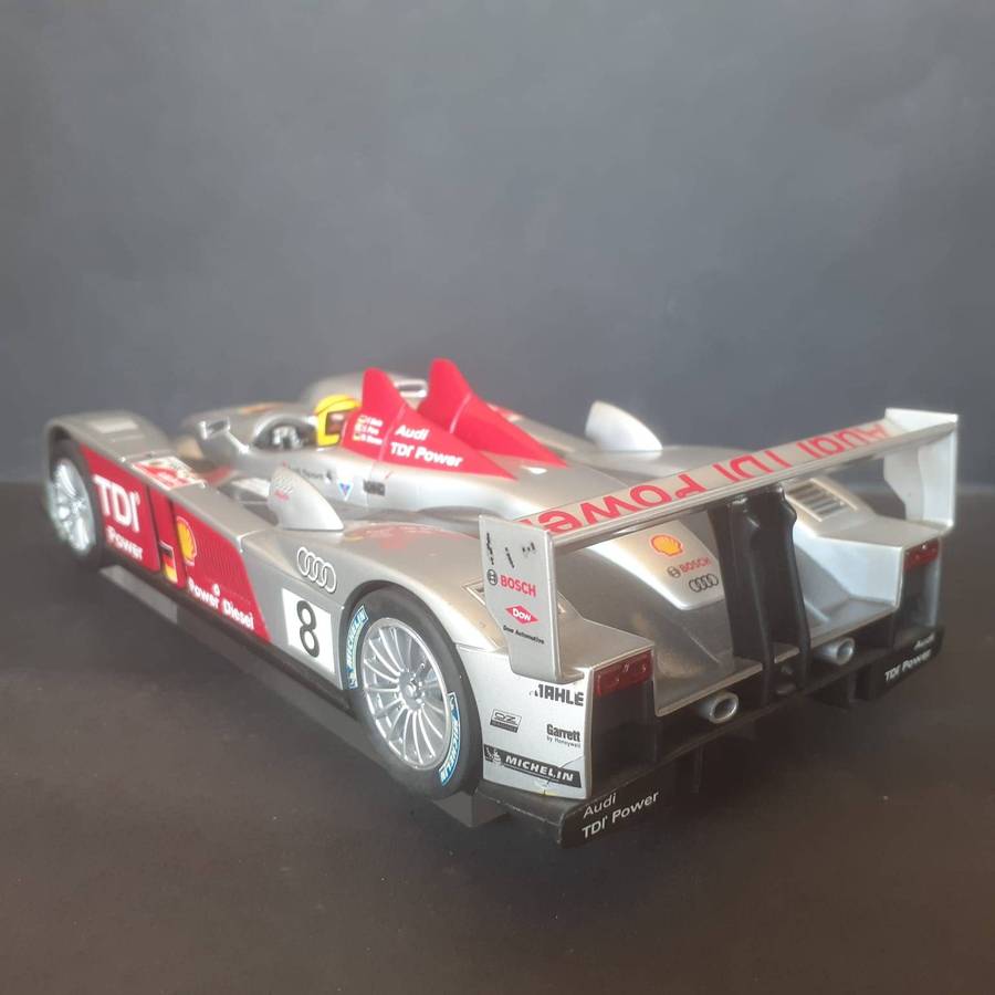 Carrera Audi R10 TDi Le Mans Winner 2006 1/24th Scale