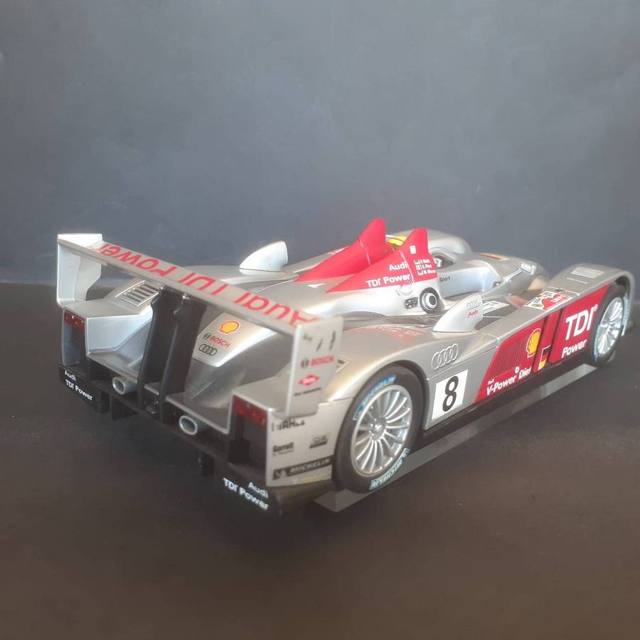 Carrera Audi R10 TDi Le Mans Winner 2006 1/24th Scale