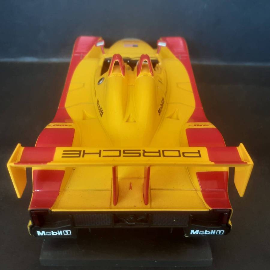 Carrera Porsche Spyder RS DHL 1/24th Scale
