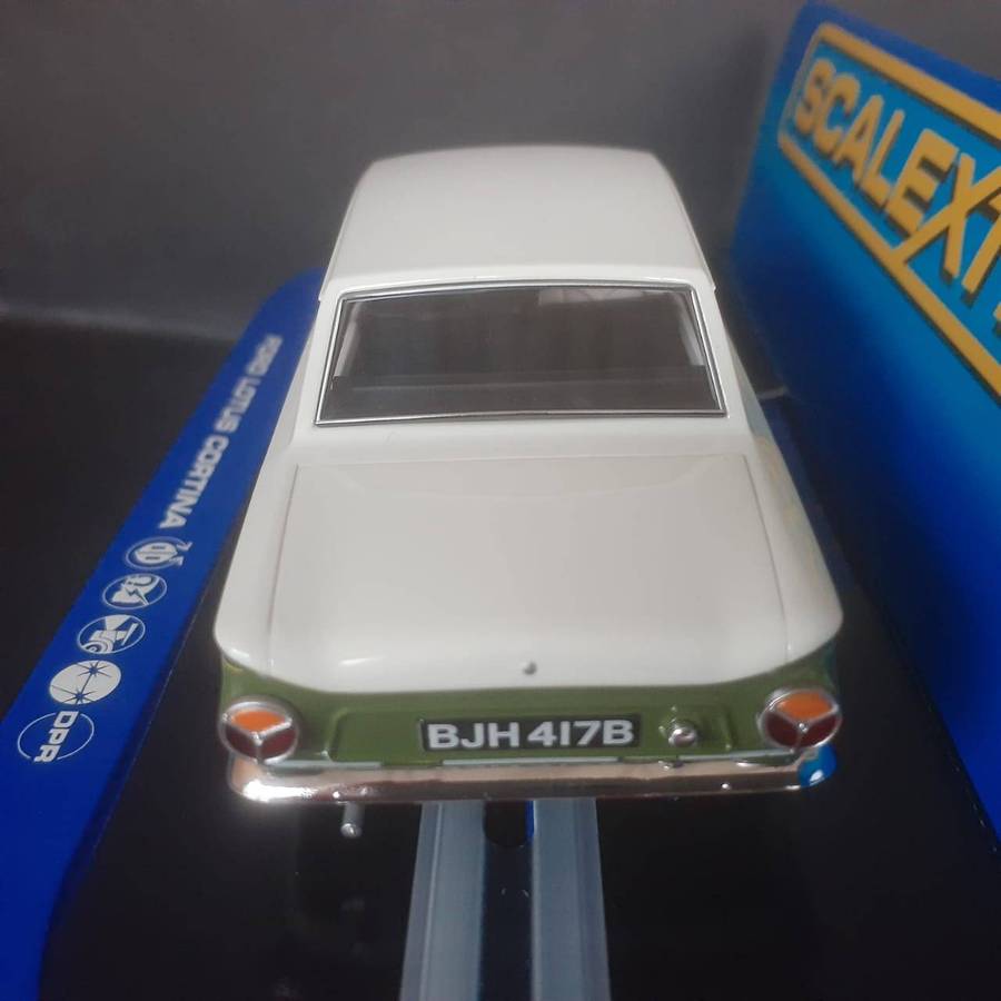 Scalextric C2193 Ford Lotus Cortina #71 Jim Clarck Mint Boxed