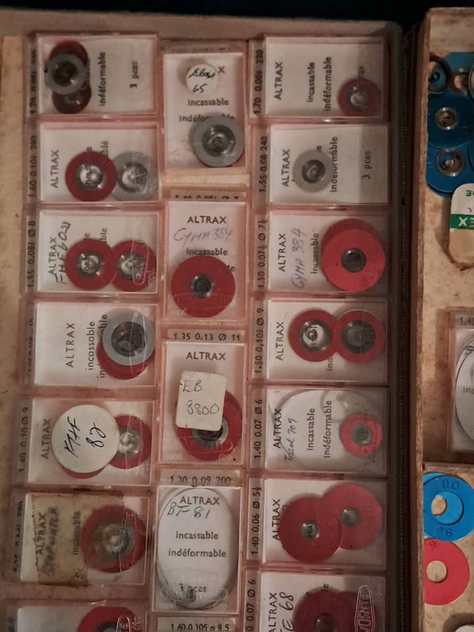 large lot of various vintage watch springs