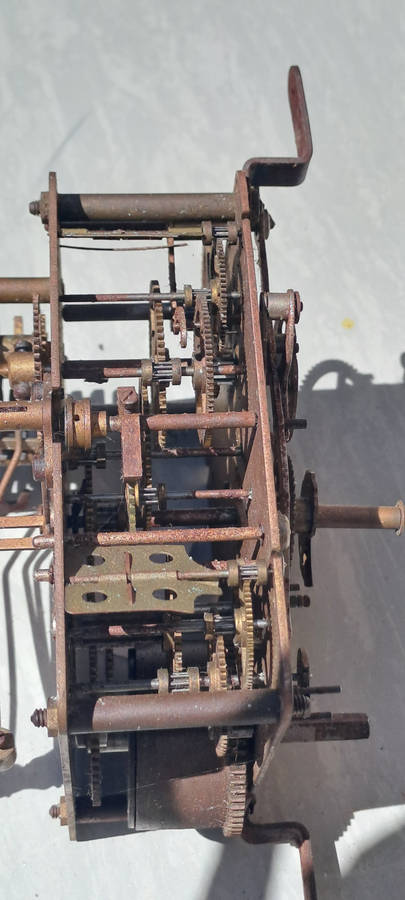mantle clock movement i think. for spares or repairs