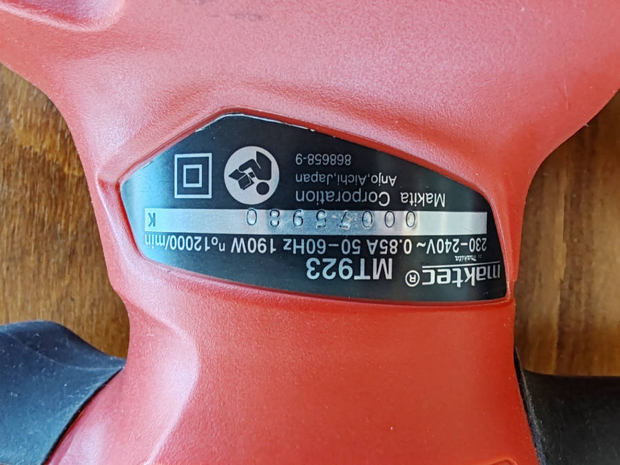 Maktec MT923 Finishing Sander