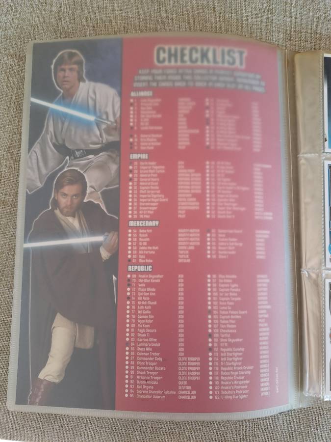 Star Wars Topps Force Attax Trading Card Game Binder and 31 Cards - 2012
