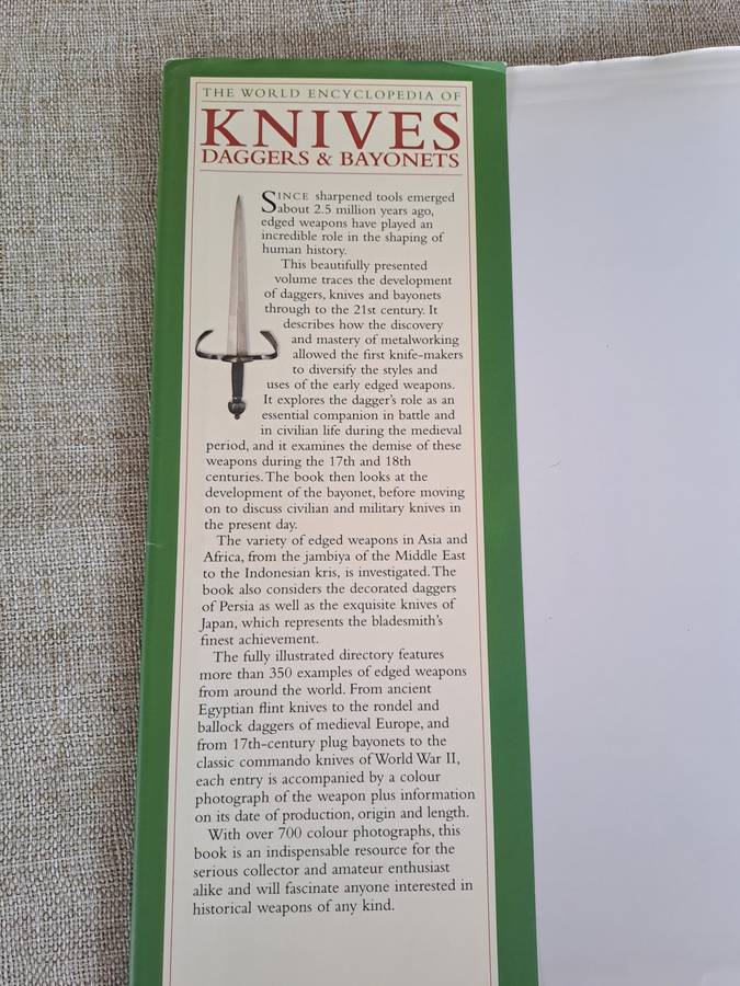 The World Encyclopedia of Knives, Daggers & Bayonets - Dr. Tobias Capwel