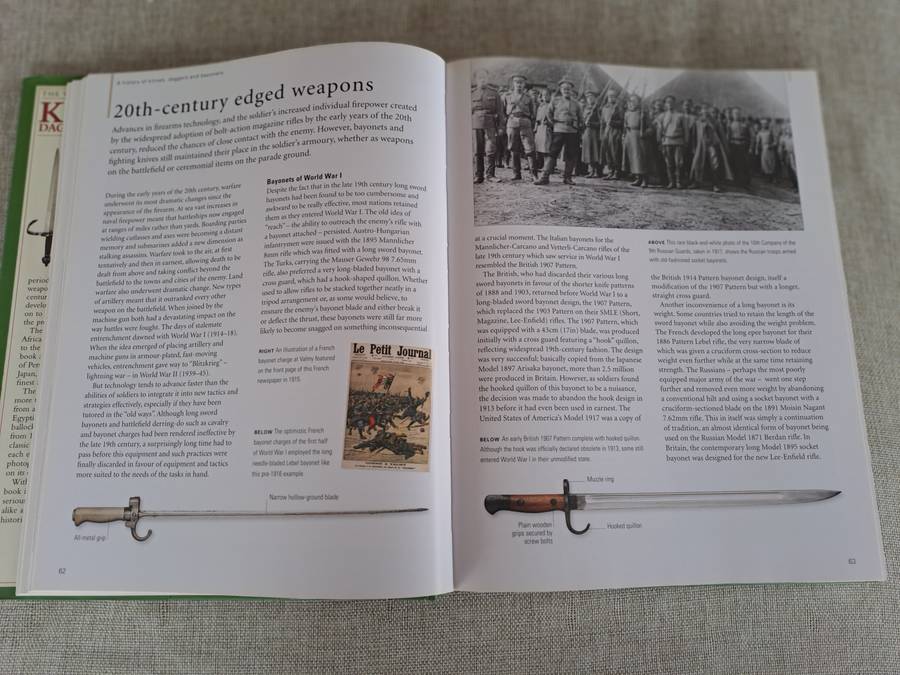 The World Encyclopedia of Knives, Daggers & Bayonets - Dr. Tobias Capwel