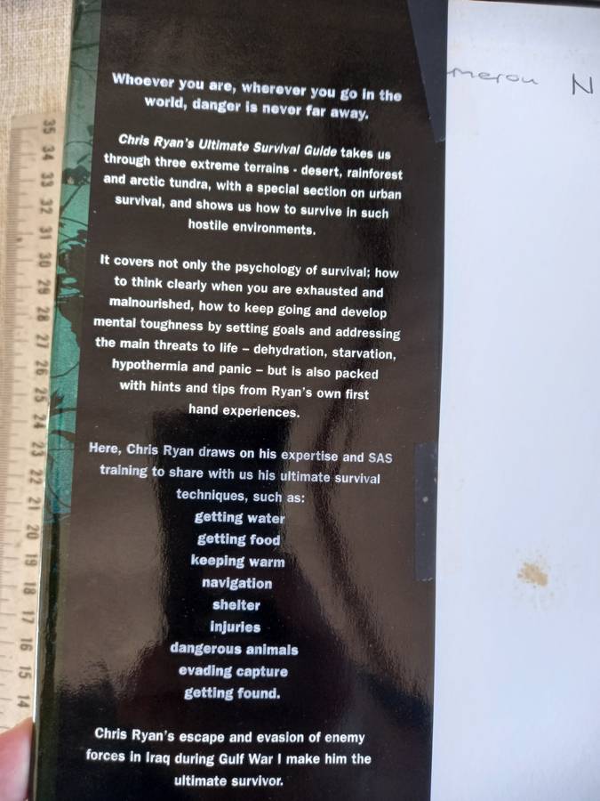 Chris Ryan's Ultimate Survival Guide
