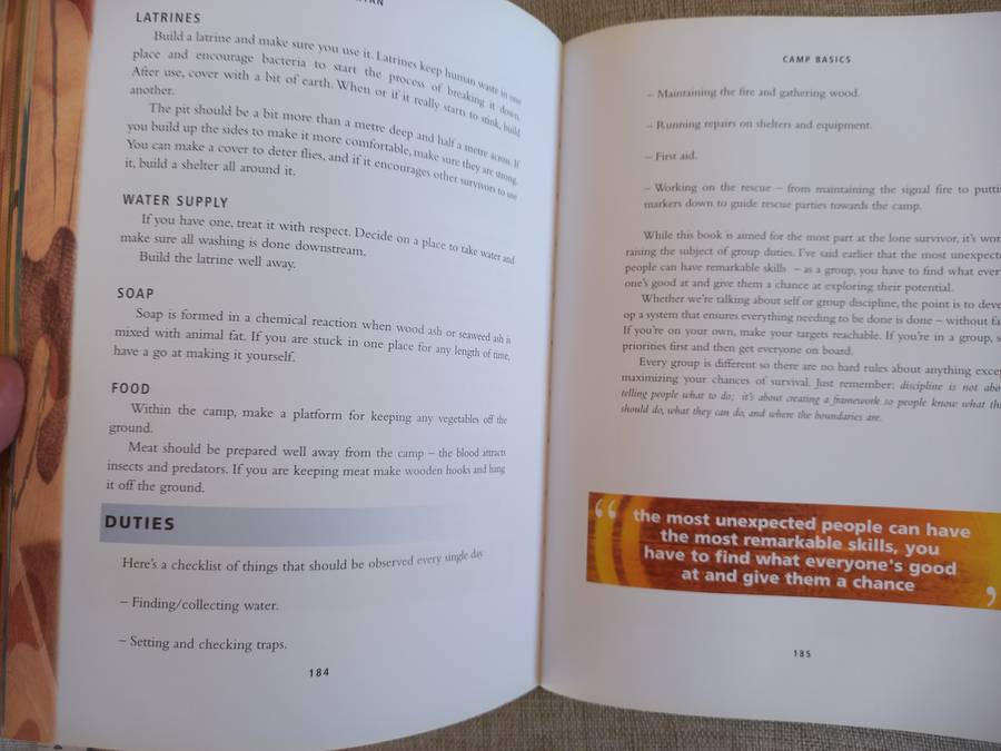 Chris Ryan's Ultimate Survival Guide