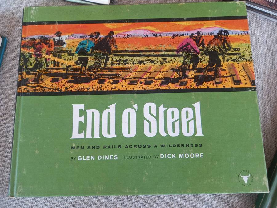 Pictorial History of Trains / Trains / Railways of the Modern Age / Model Railway Engines /End of St