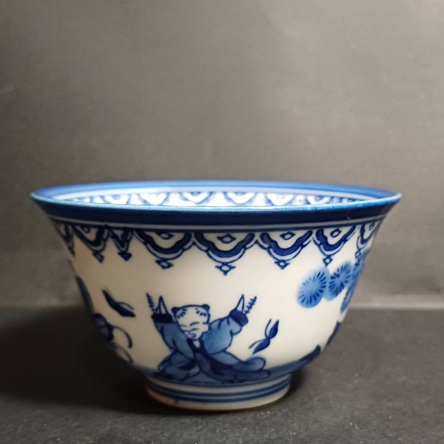 Antique Japanese Arita Ware - Nabeshima Style Sometsuke Karako Porcelain Tea Cup