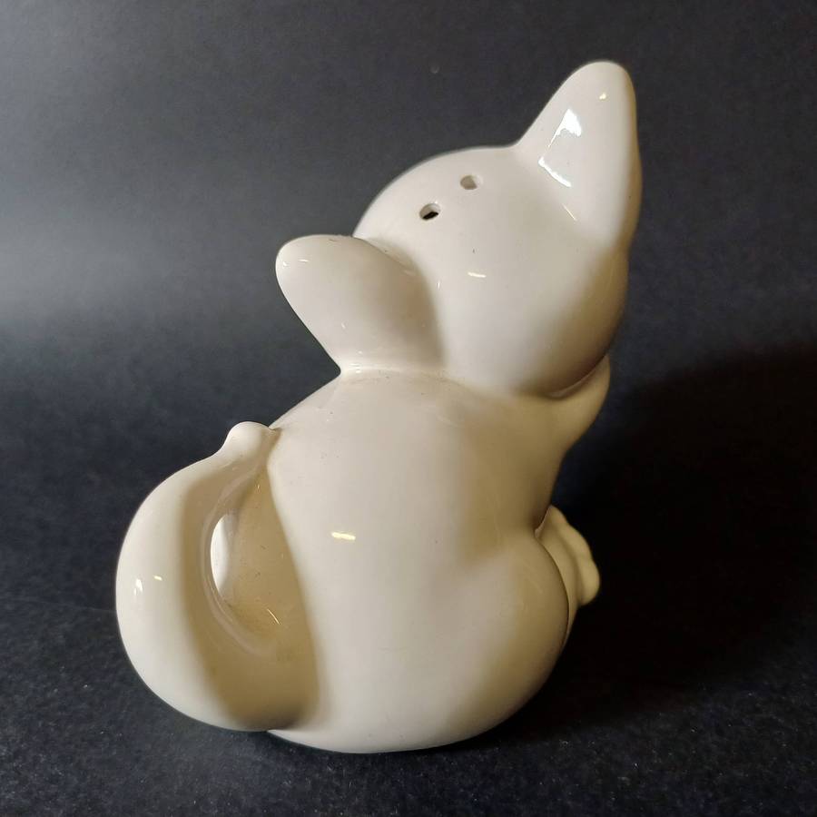 Adorable Ceramic Napping Puppy & Kitten Salt & Pepper Shakers UNUSED!