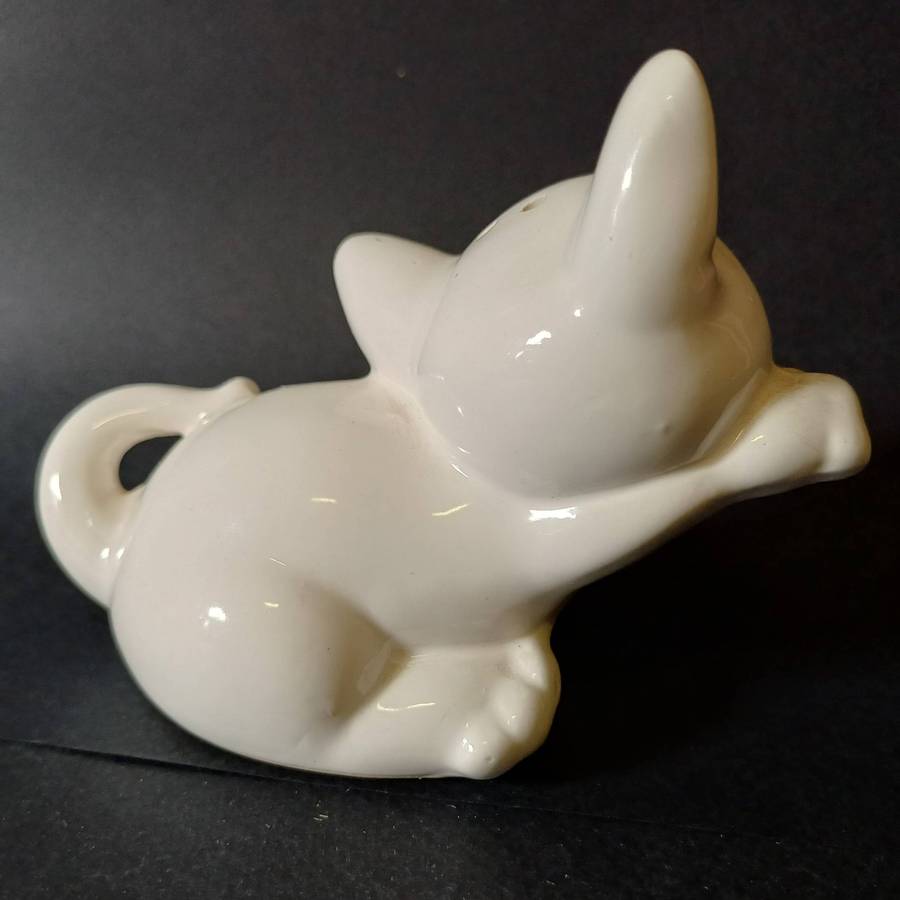 Adorable Ceramic Napping Puppy & Kitten Salt & Pepper Shakers UNUSED!