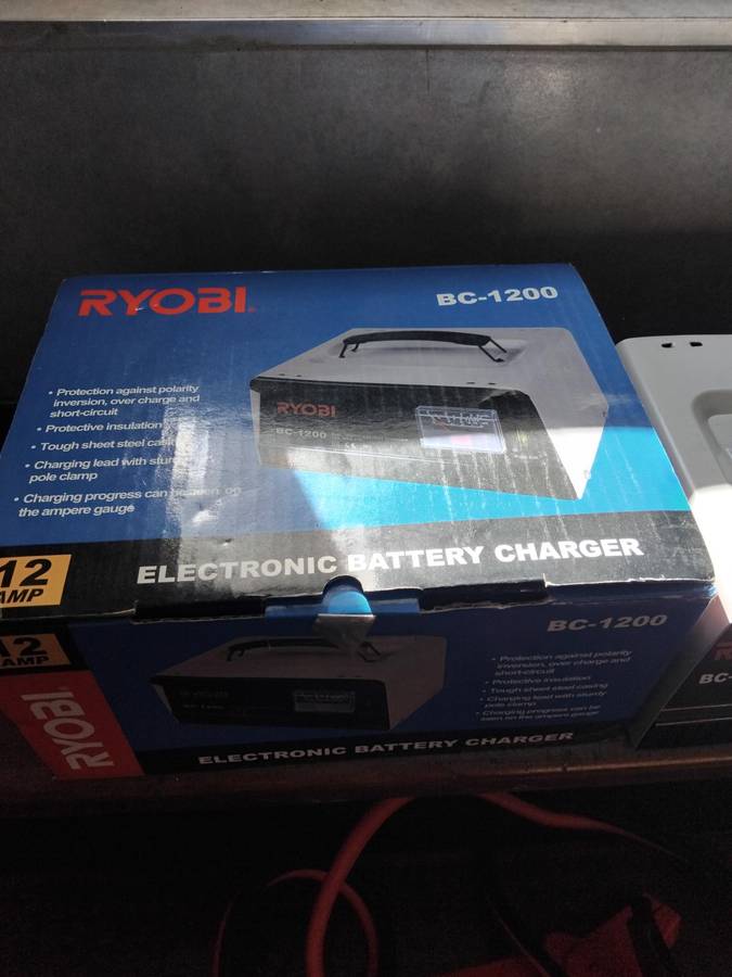 Ryobi Automotive Battery Charger (+ Freebie)