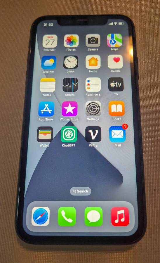 Apple iPhone 11 256GB + Freebies
