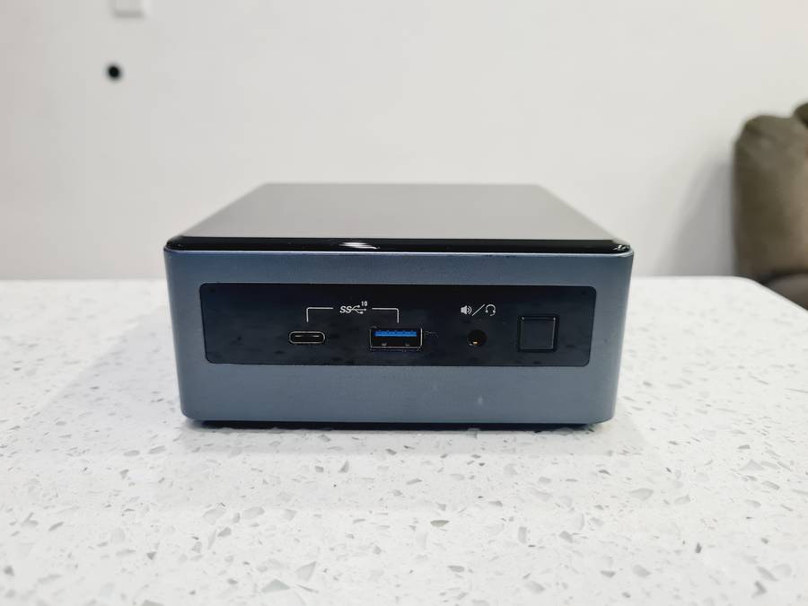 ***R8200 Retail*** Intel NUC - i5 10th gen - 8gb ram - 120gb ssd