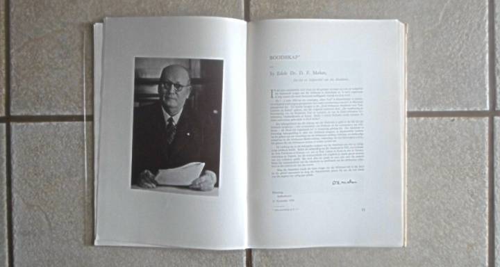 Book - Harscover - Die Suid Afrikaanse Akademie Vir Wetenskap en Kuns - Feesalbum - 1909-1959