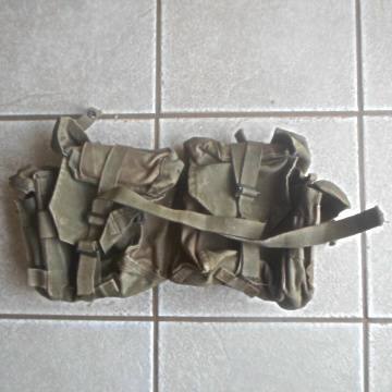 Pattern 72 Kidney Pouches With Web Belt