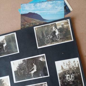 Vintage Photo Album With More Than 40 Photo's And Postcasrds - See Photo's