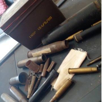 Deactivated Border War Period Rounds Pin Ammo Box And Cleaning Tools - Selling For Desplay Perposes