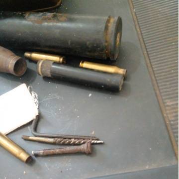 Deactivated Border War Period Rounds Pin Ammo Box And Cleaning Tools - Selling For Desplay Perposes