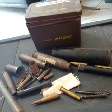 Deactivated Border War Period Rounds Pin Ammo Box And Cleaning Tools - Selling For Desplay Perposes