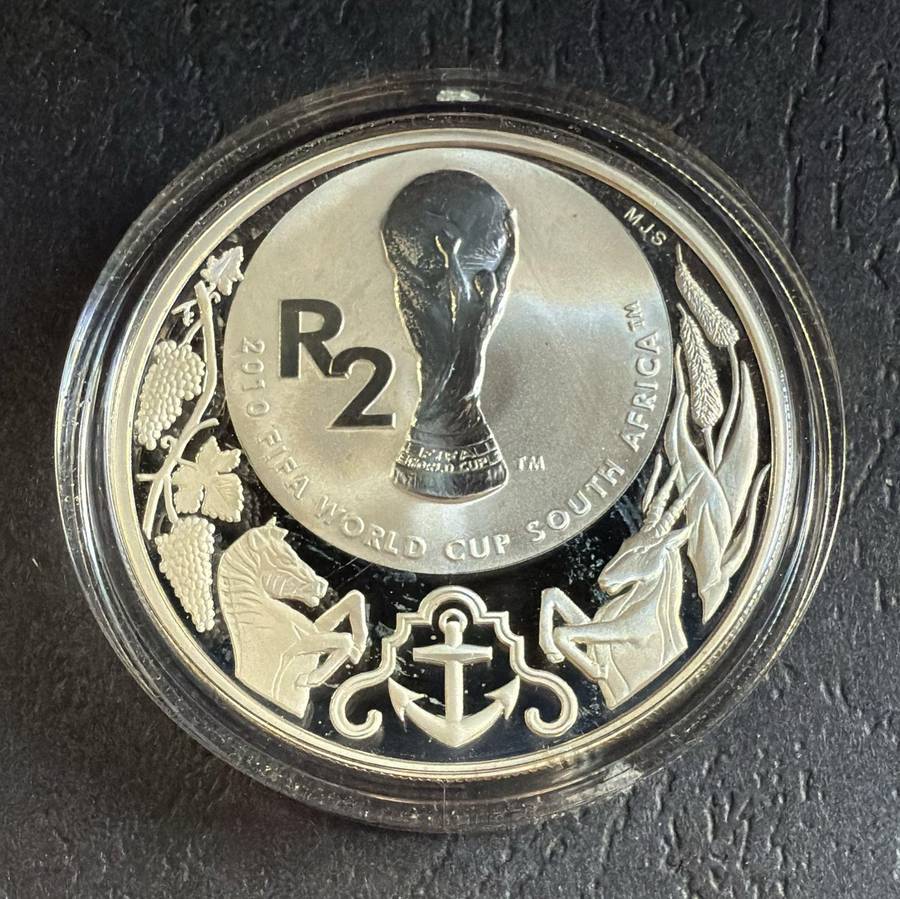SILVER 1 OUNCE - 2010 Silver Proof R2 FIFA World Cup South Africa - includes COA